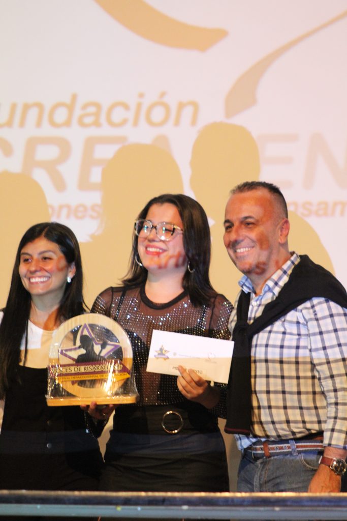 udiante de Psicología ganadora en concurso departamental musical