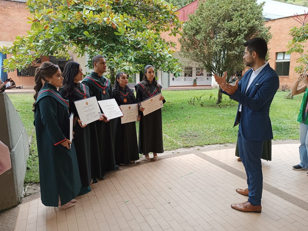 Primera promoción de profesionales del programa departamental “Súmale a la Educación Superior”