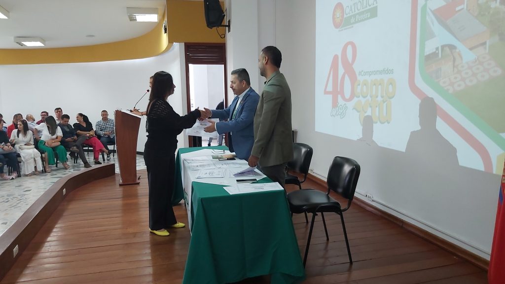 Clausura curso para docentes con el MEN