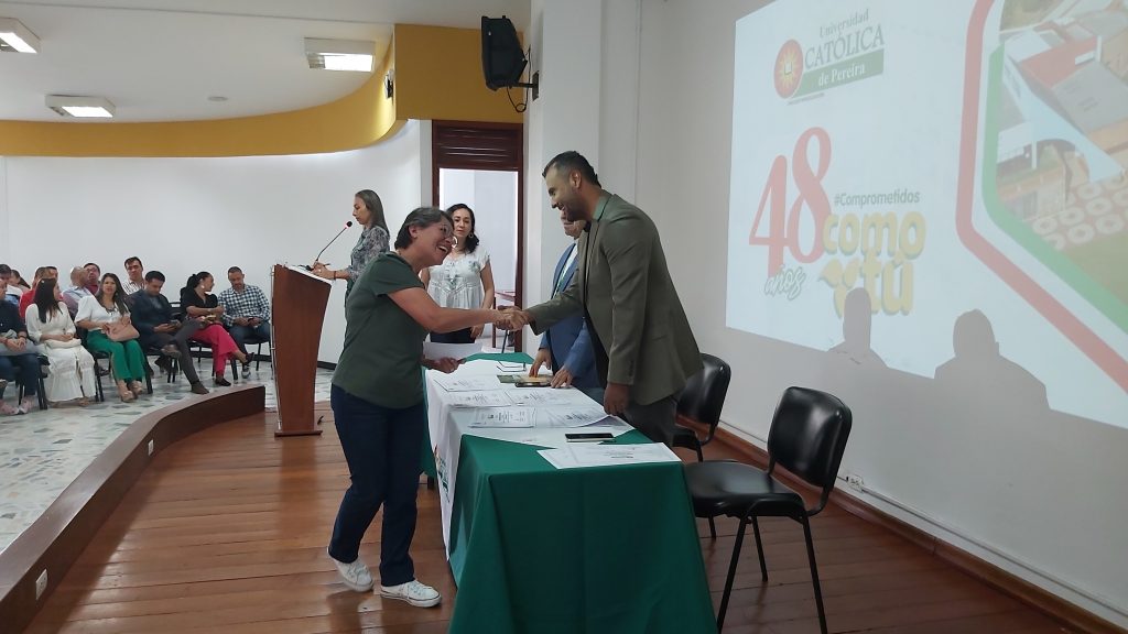 Clausura curso para docentes con el MEN