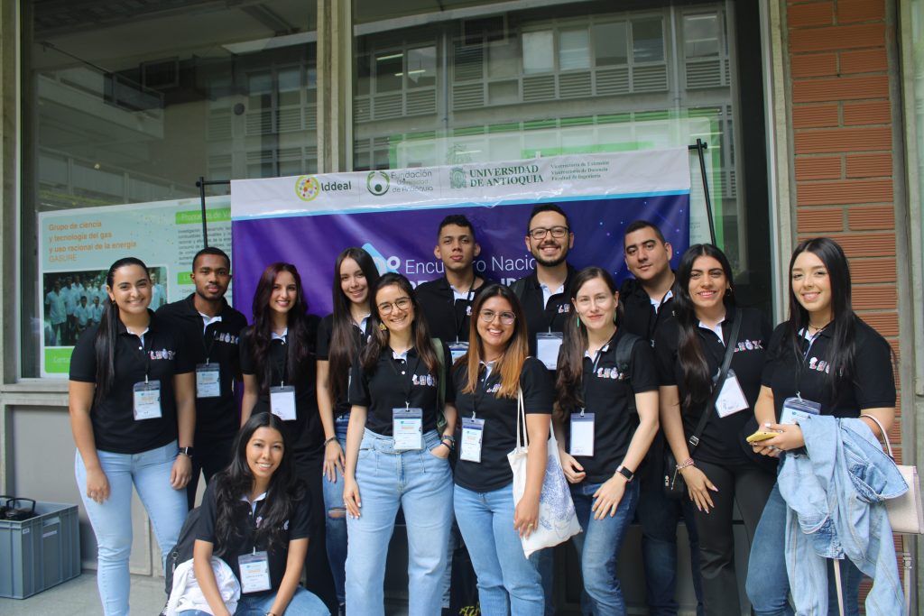 Estudiantes y docentes se destacan en evento nacional