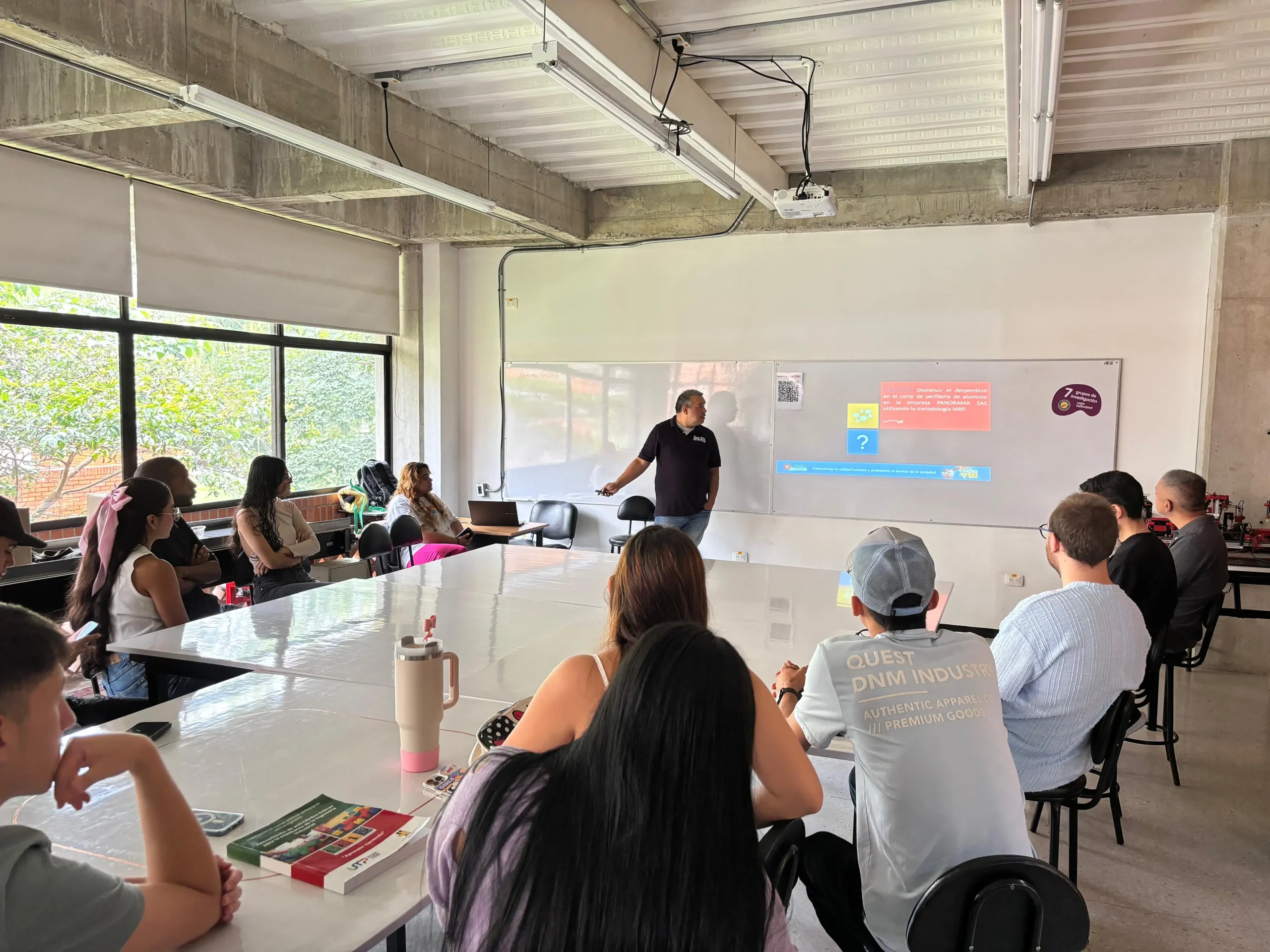 El grupo de estudio SILCS se capacita en logística.