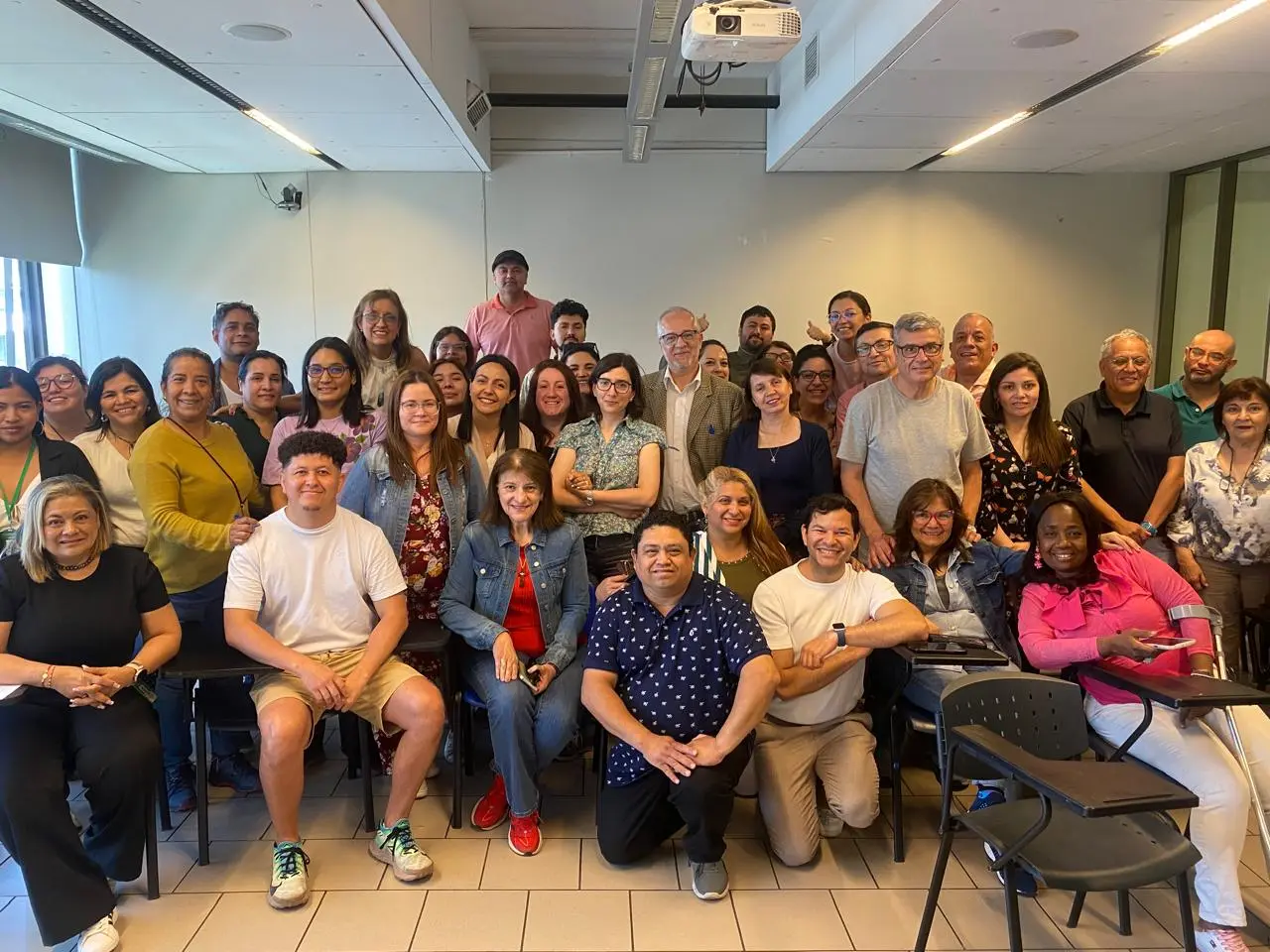 Facultad de Ciencias Humanas, Sociales y de la Educación hace presencia en Chile