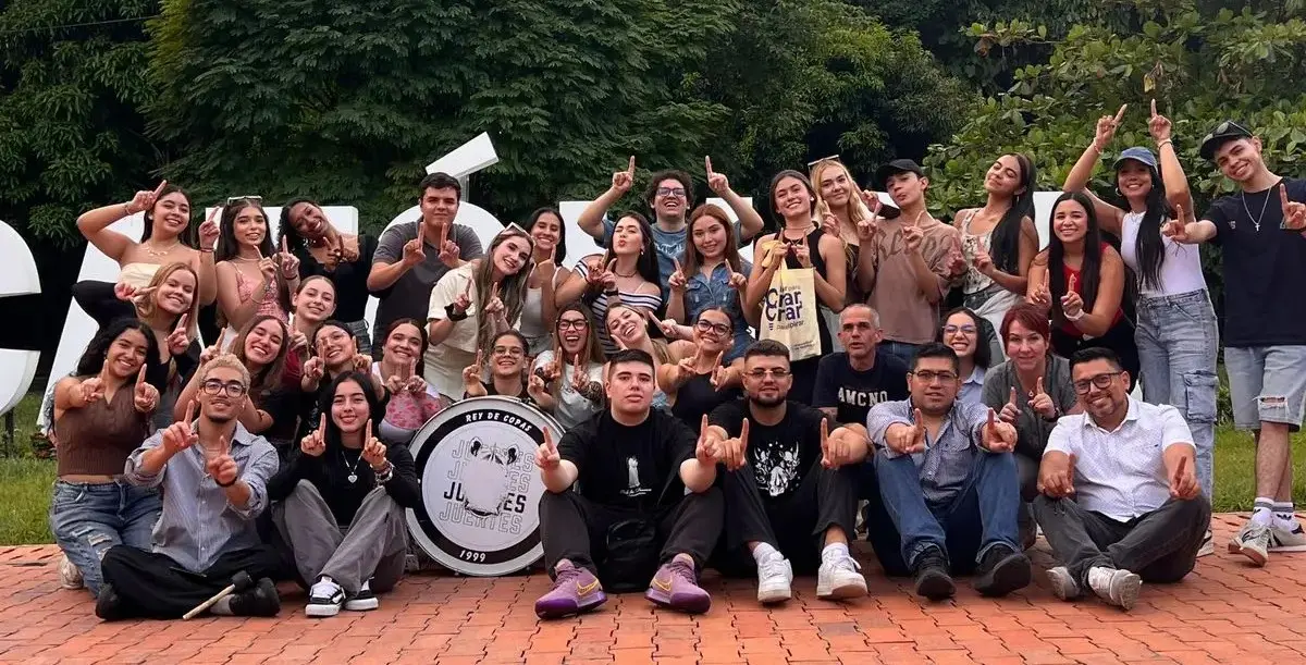 Visita académica de estudiantes de la Universidad de Medellín